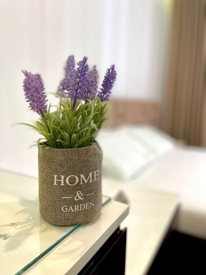 Queen'S Luxury Apartments Lake Tirana Bagian luar foto