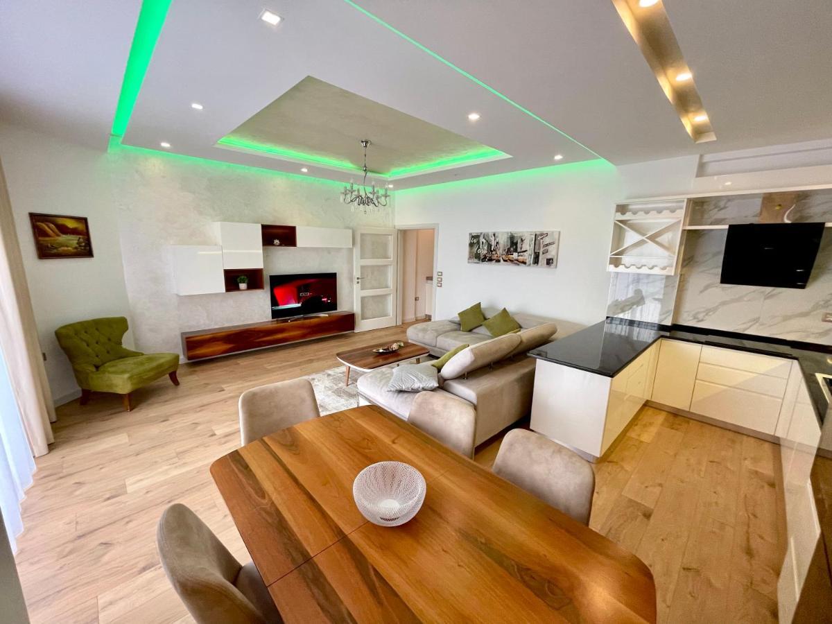 Queen'S Luxury Apartments Lake Tirana Bagian luar foto