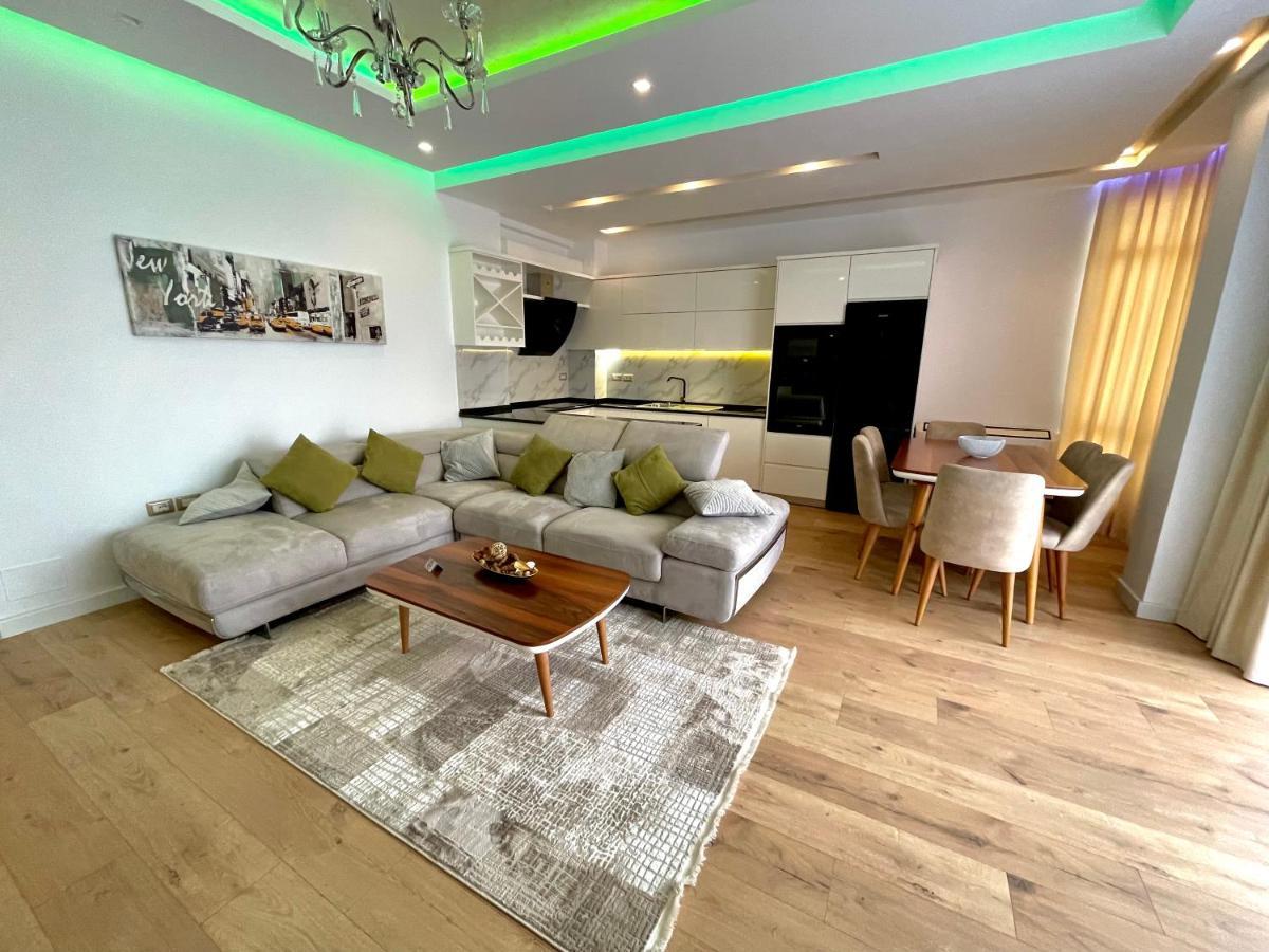 Queen'S Luxury Apartments Lake Tirana Bagian luar foto