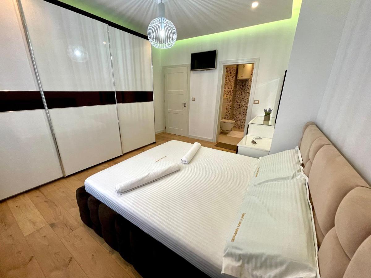 Queen'S Luxury Apartments Lake Tirana Bagian luar foto