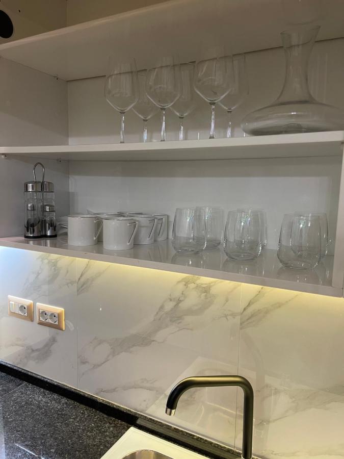 Queen'S Luxury Apartments Lake Tirana Bagian luar foto